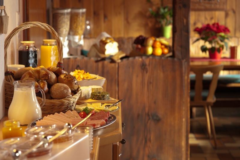 brasserie-ST RAPHAEL-min_breakfast_buffet_food_restaurant_meal_hotel_plate_fresh-718745